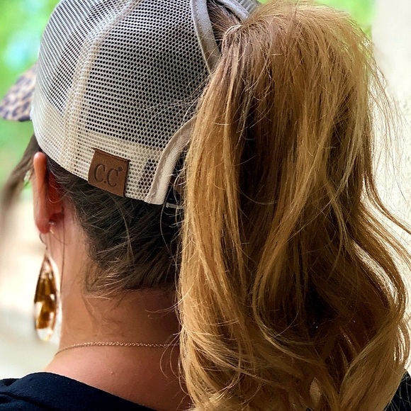 Leopard High Ponytail Hat - Picture 2 of 2